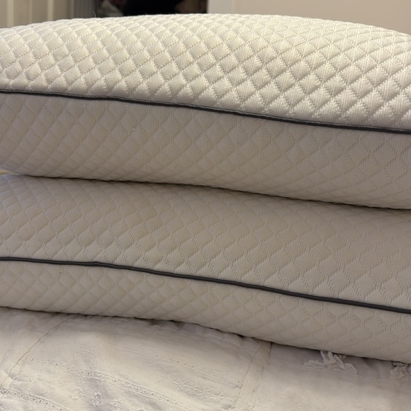 Nectar Dual Cooling Memory Foam Pillows - Picture 2 of 3